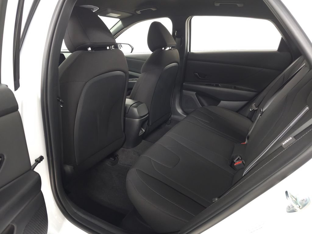 2025 Hyundai Elantra Blue - Photo 30