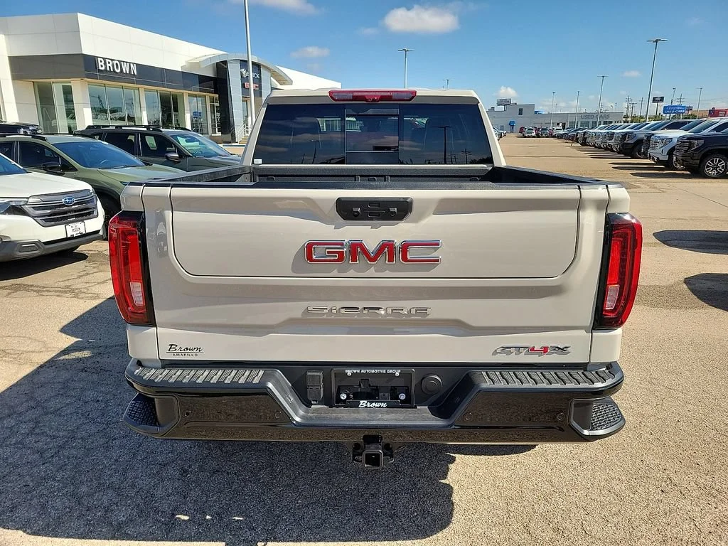 2026 GMC Sierra 1500 AT4X - Photo 9