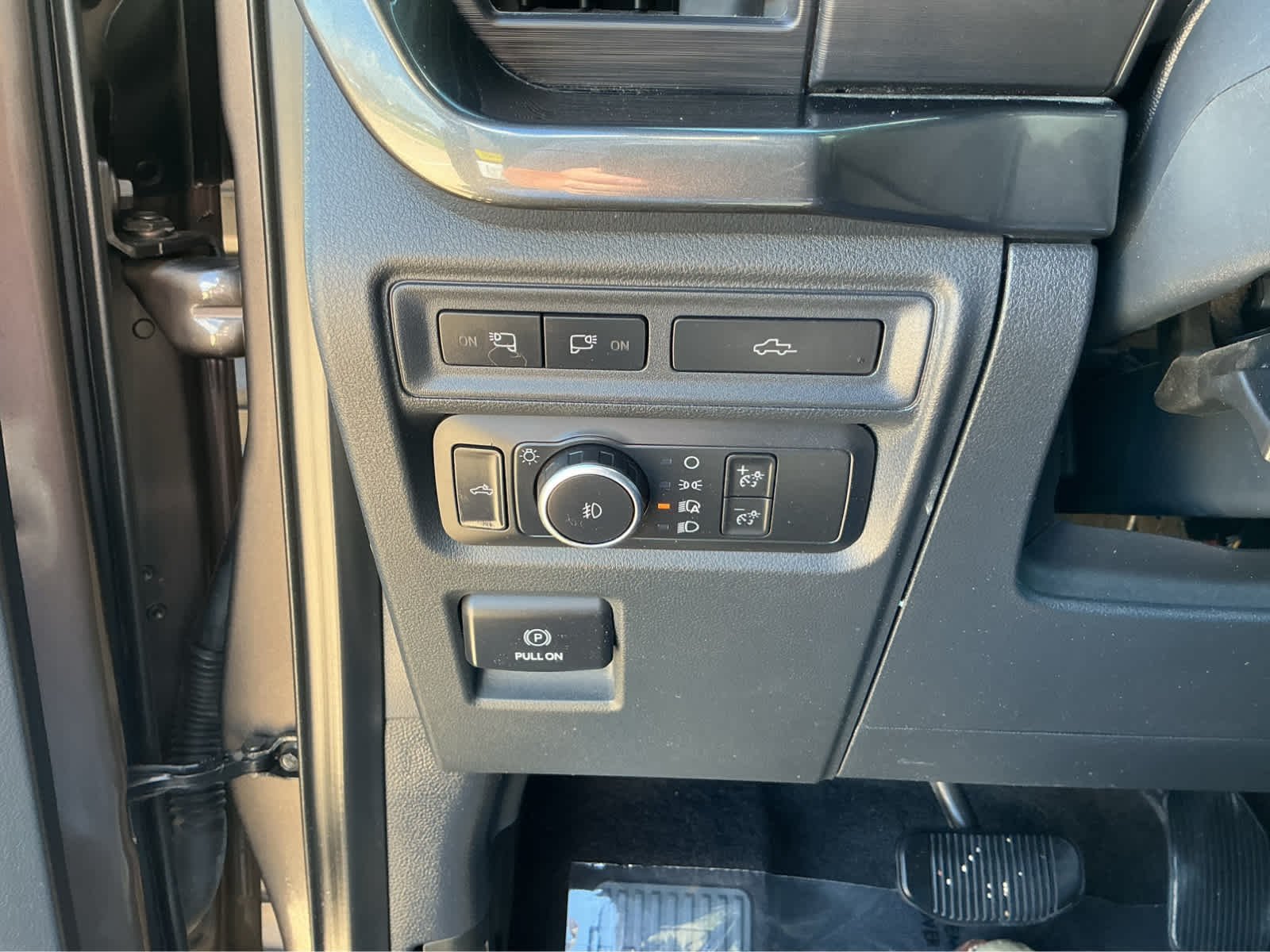 Used 2022 Stone Gray Metallic Ford Tremor image 24