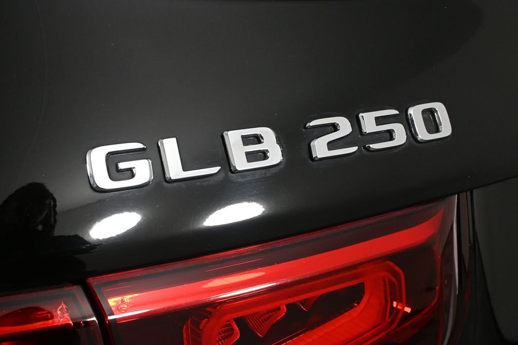 Certified Used 2022 Black Mercedes-Benz GLB 250 image 28