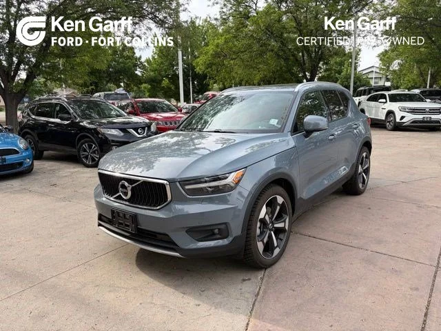 2020 Volvo XC40 T5 Momentum AWD's photo