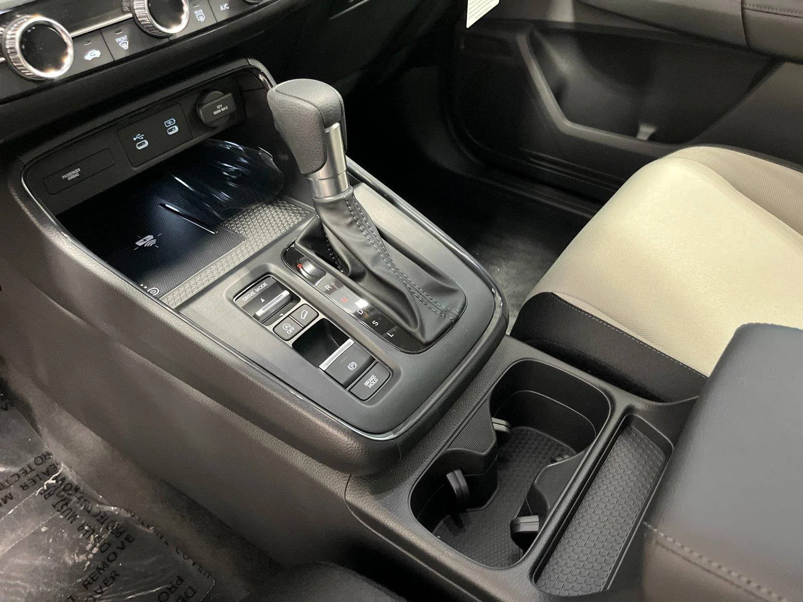 New 2026 Platinum White Pearl Honda LX image 14