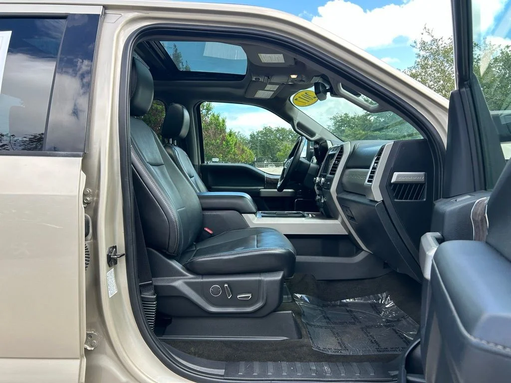 Used 2017 White Gold Metallic Ford Lariat image 41