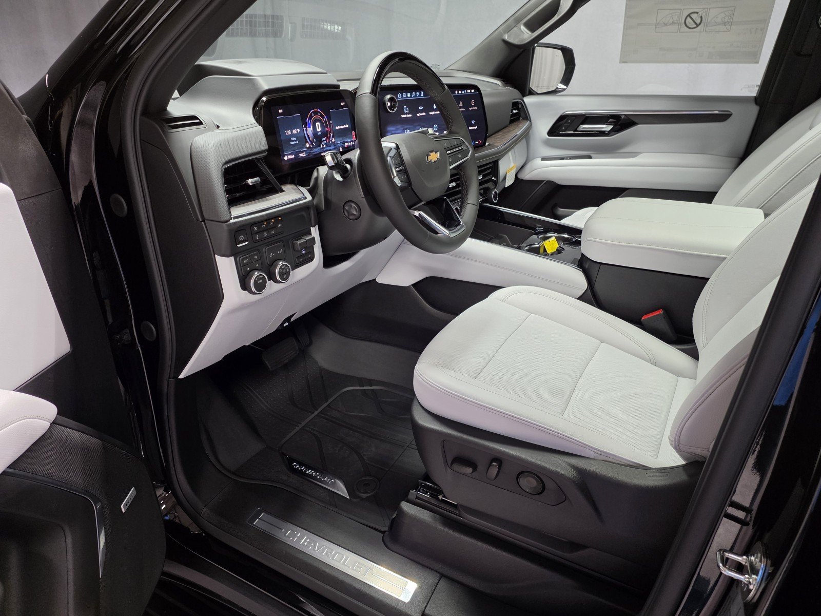 2027 Chevrolet Tahoe Premier - Photo 6