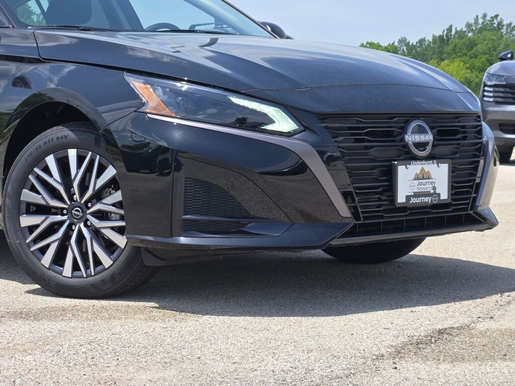 New 2026 Super Black Nissan SV image 2