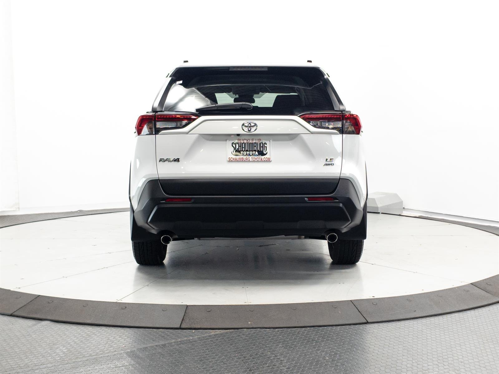 Used 2019 White Toyota LE image 9