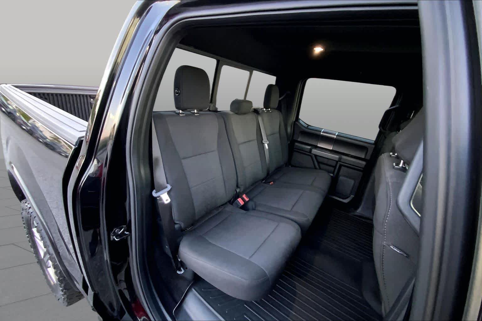 Used 2018 Shadow Black Ford XLT image 18