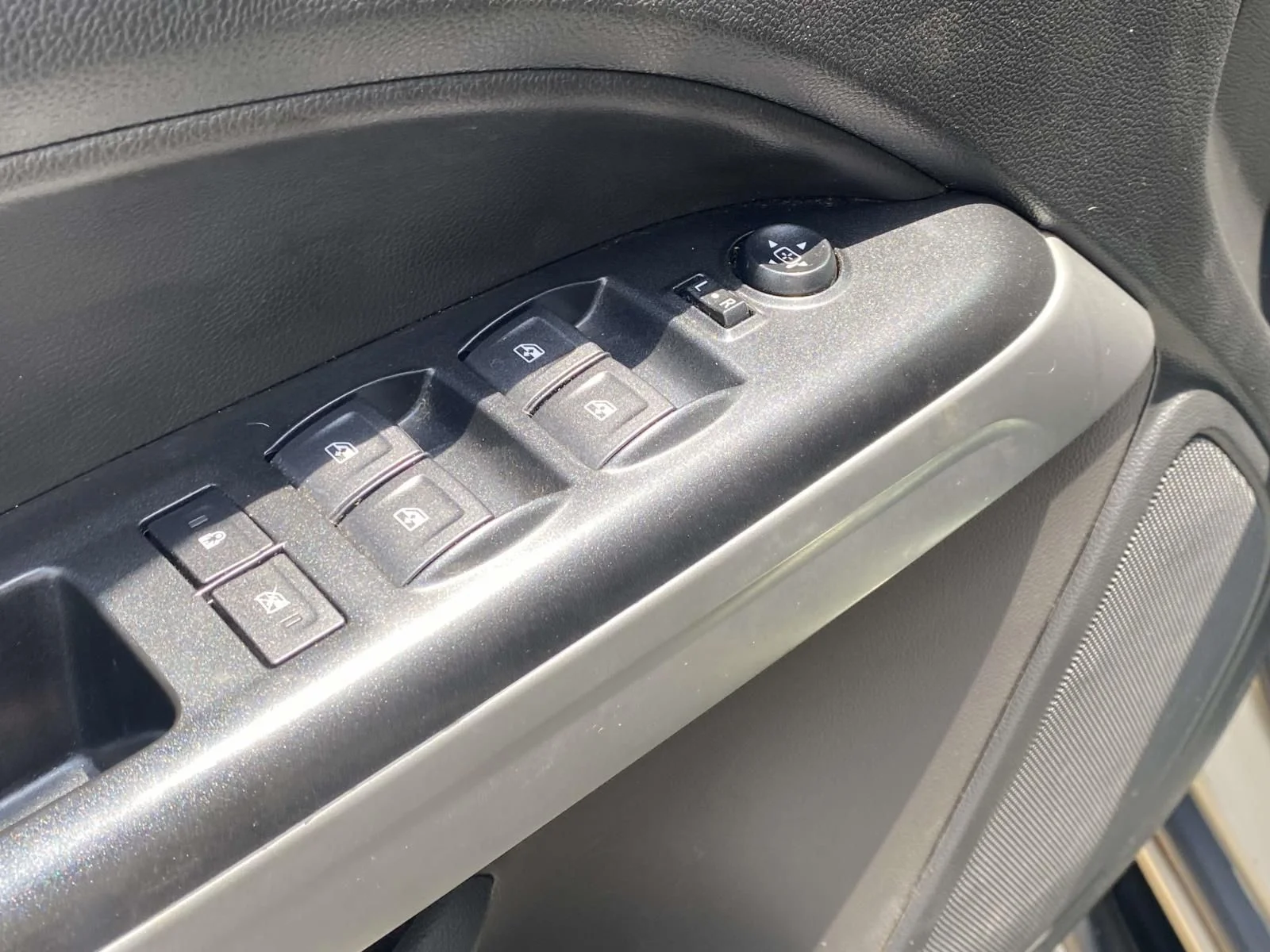 Used 2022 Beige Chevrolet ZR2 image 15