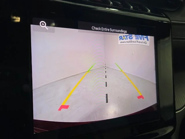 Used 2025 Red Jeep Altitude image 21
