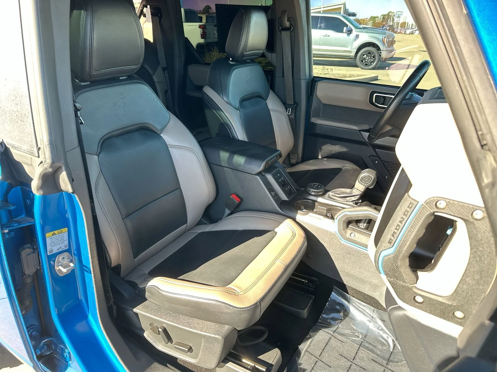 Used 2022 Blue Metallic Ford Wildtrak image 26