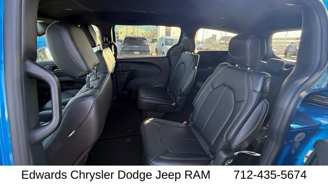 2026 Chrysler Pacifica Select - Photo 34