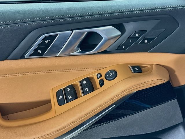New 2026 Black Sapphire Metallic BMW xDrive40i image 18