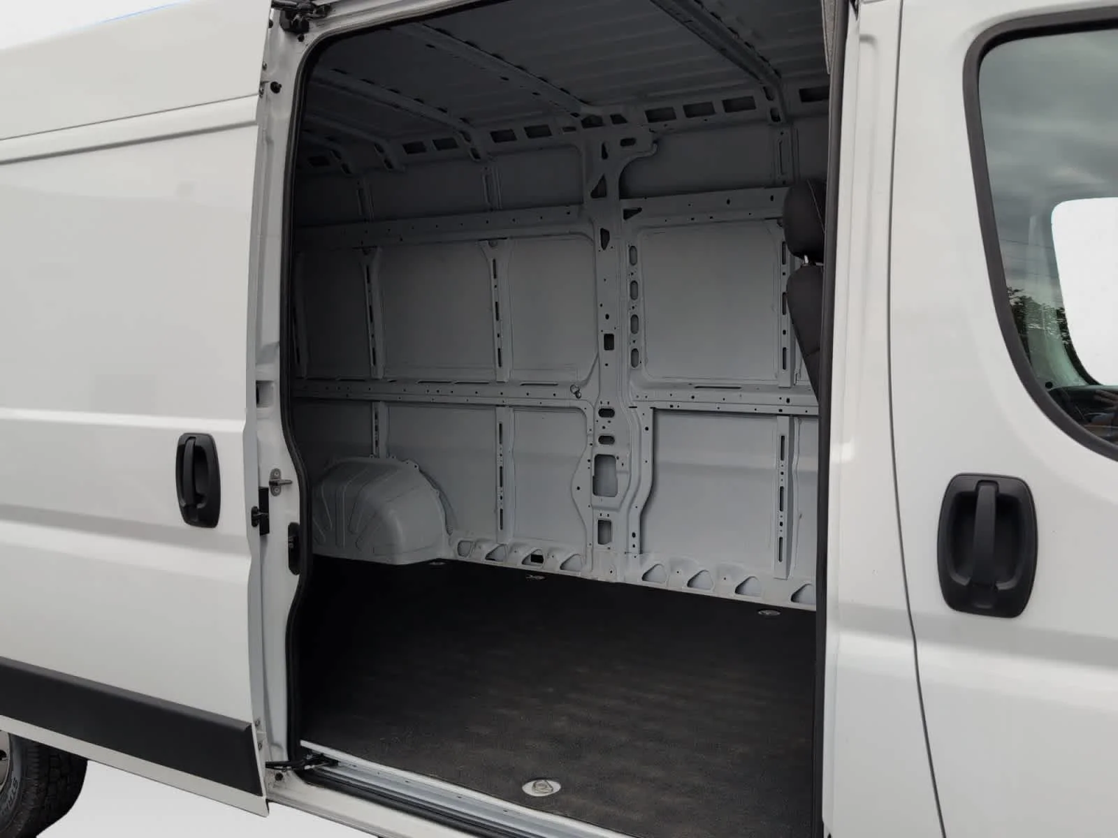 Used 2023 Bright White Clearcoat Ram  image 20