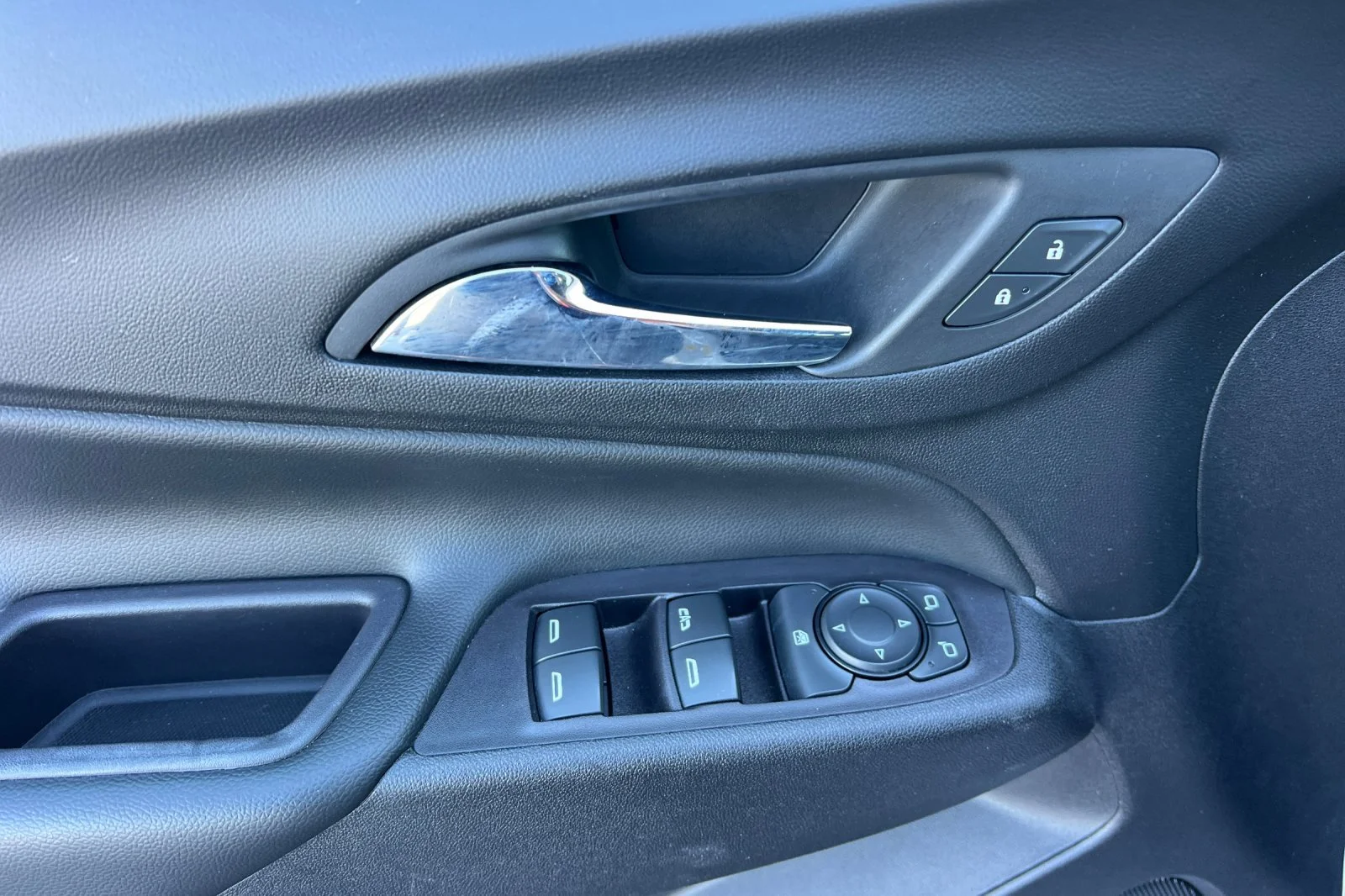 Used 2020 Summit White Chevrolet LT image 10