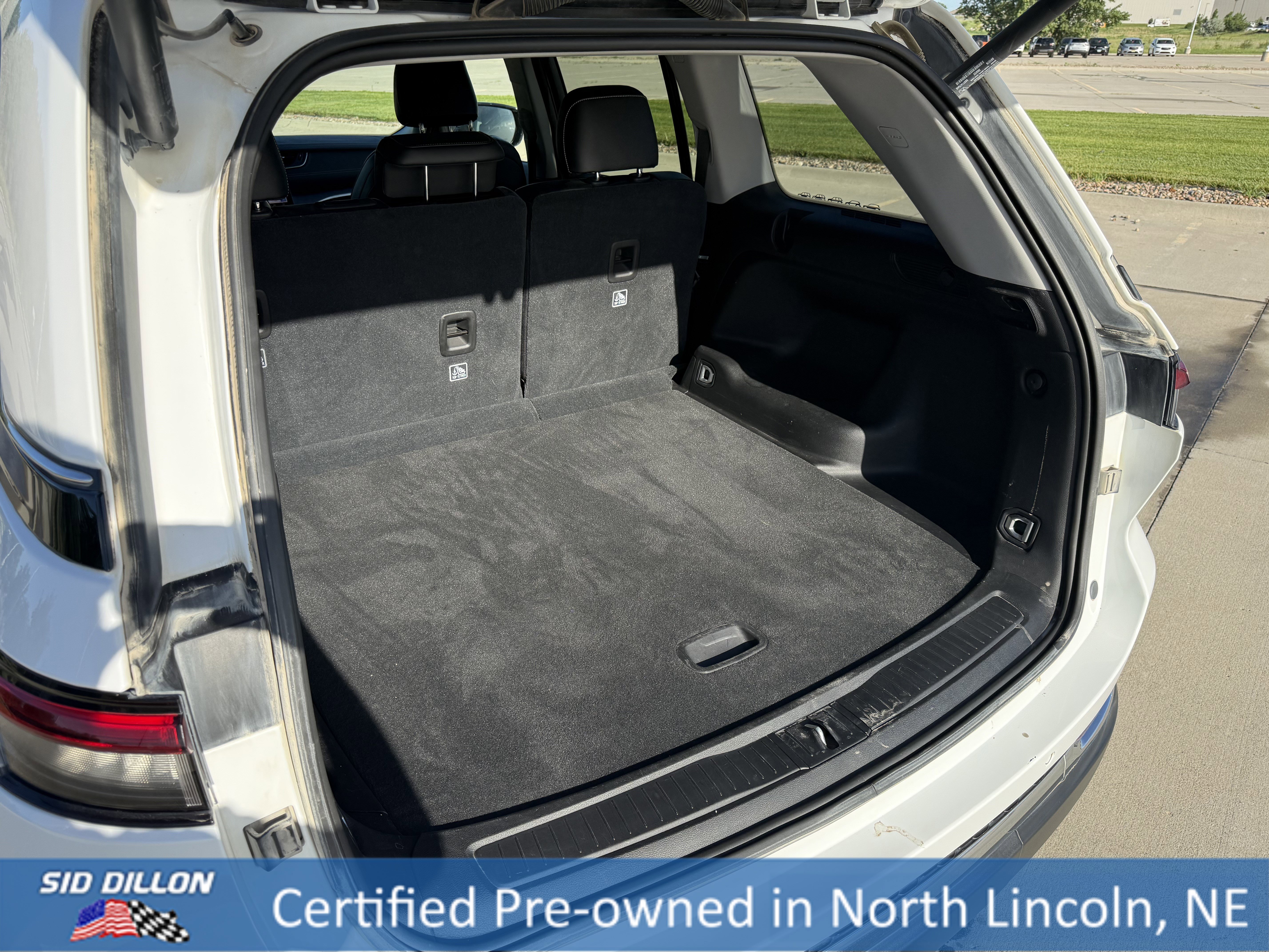 Used 2023 Bright White Clearcoat Jeep Limited image 11