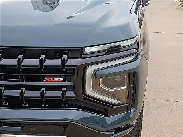 Used 2025 Sterling Gray Metallic Chevrolet Z71 4x4 image 7