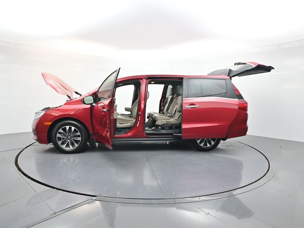Used 2023 Modern Steel Metallic Honda EX-L image 39