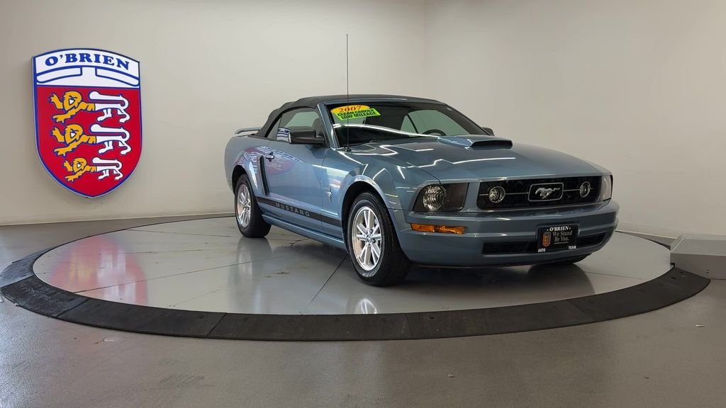Used 2007 Blue Ford V6 Deluxe image 2