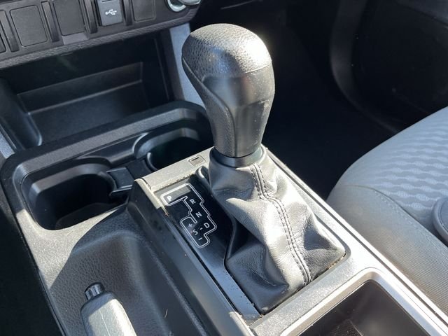 Used 2022 White Toyota SR image 22