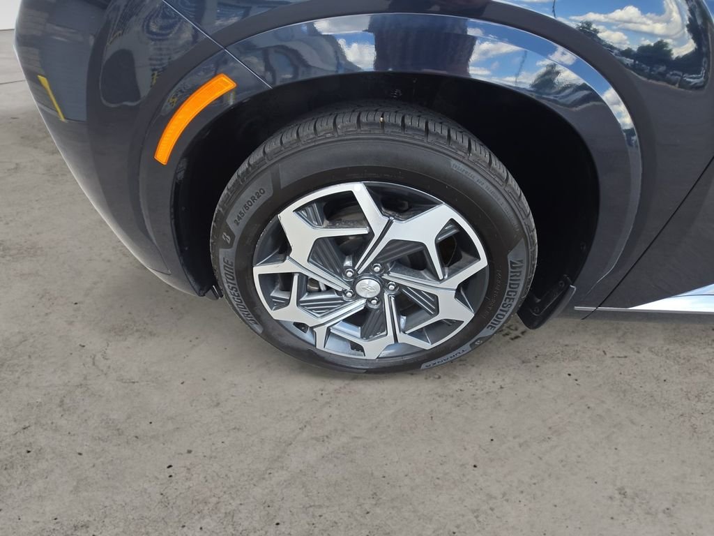 Used 2022 White Hyundai Calligraphy image 9