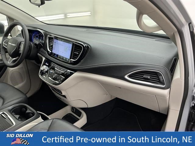 Used 2023 Silver Mist Clearcoat Chrysler Touring L image 24
