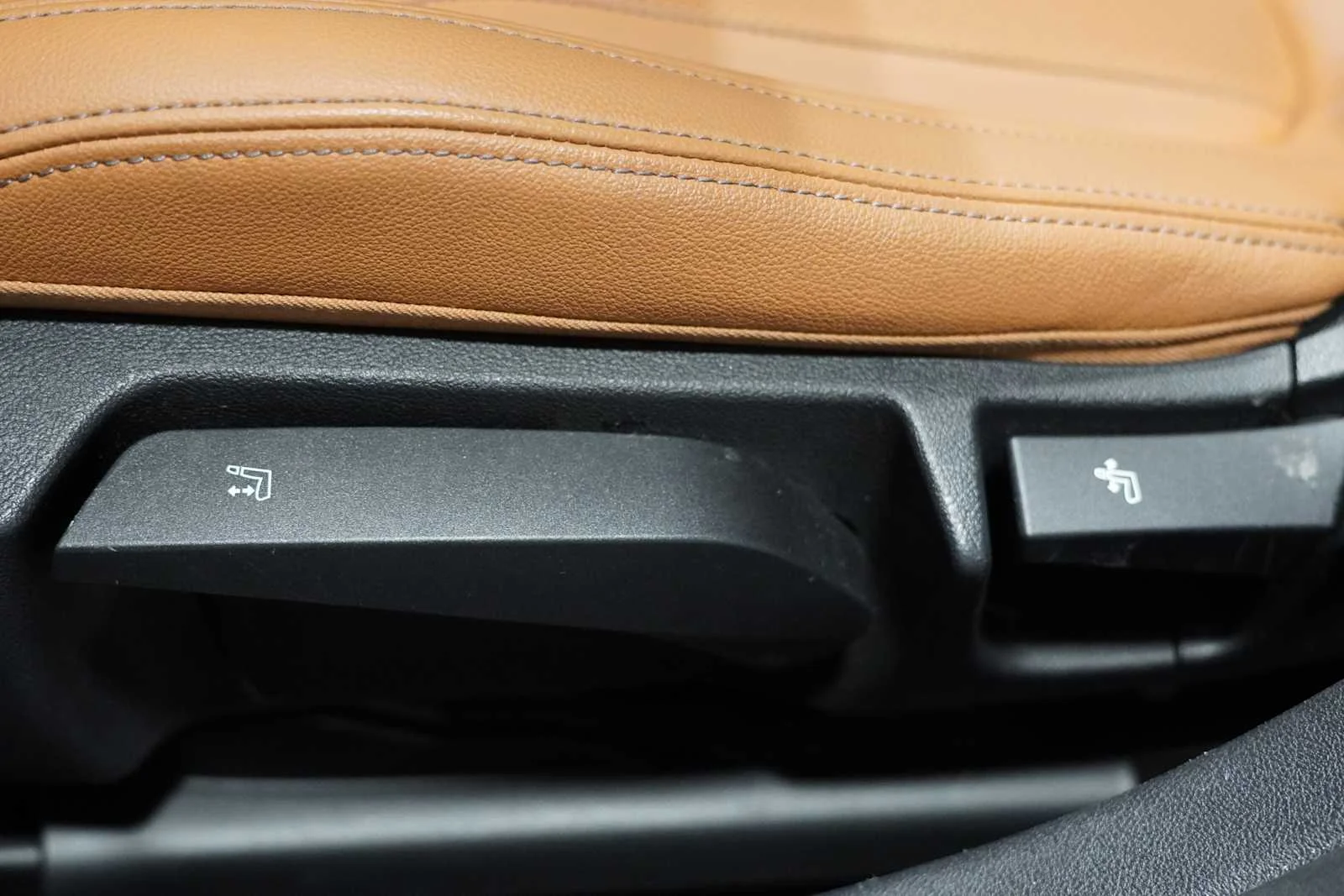 Used 2022 Black Sapphire Metallic BMW 430i image 13