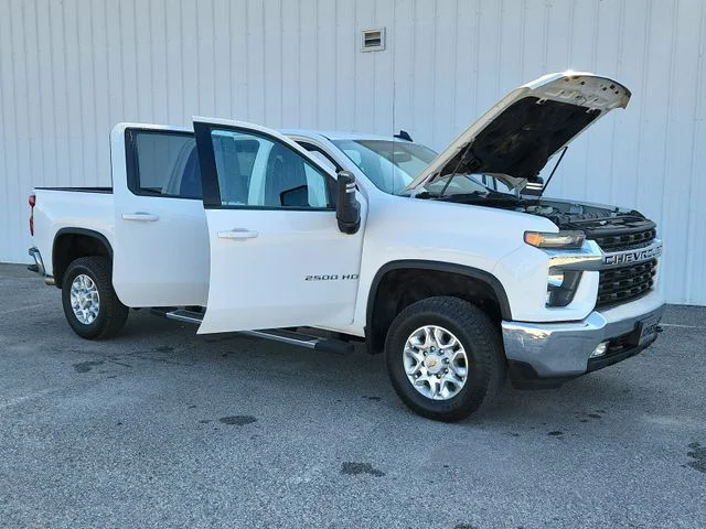 Used 2023 White Chevrolet LT image 9