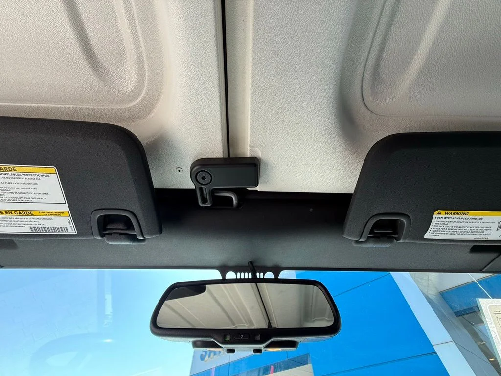 Used 2018 Silver Jeep Unlimited Sport image 29