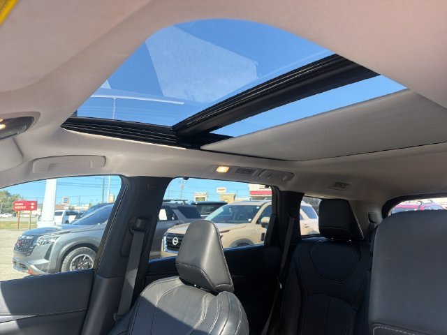 Used 2023 Gray INFINITI LUXE image 26