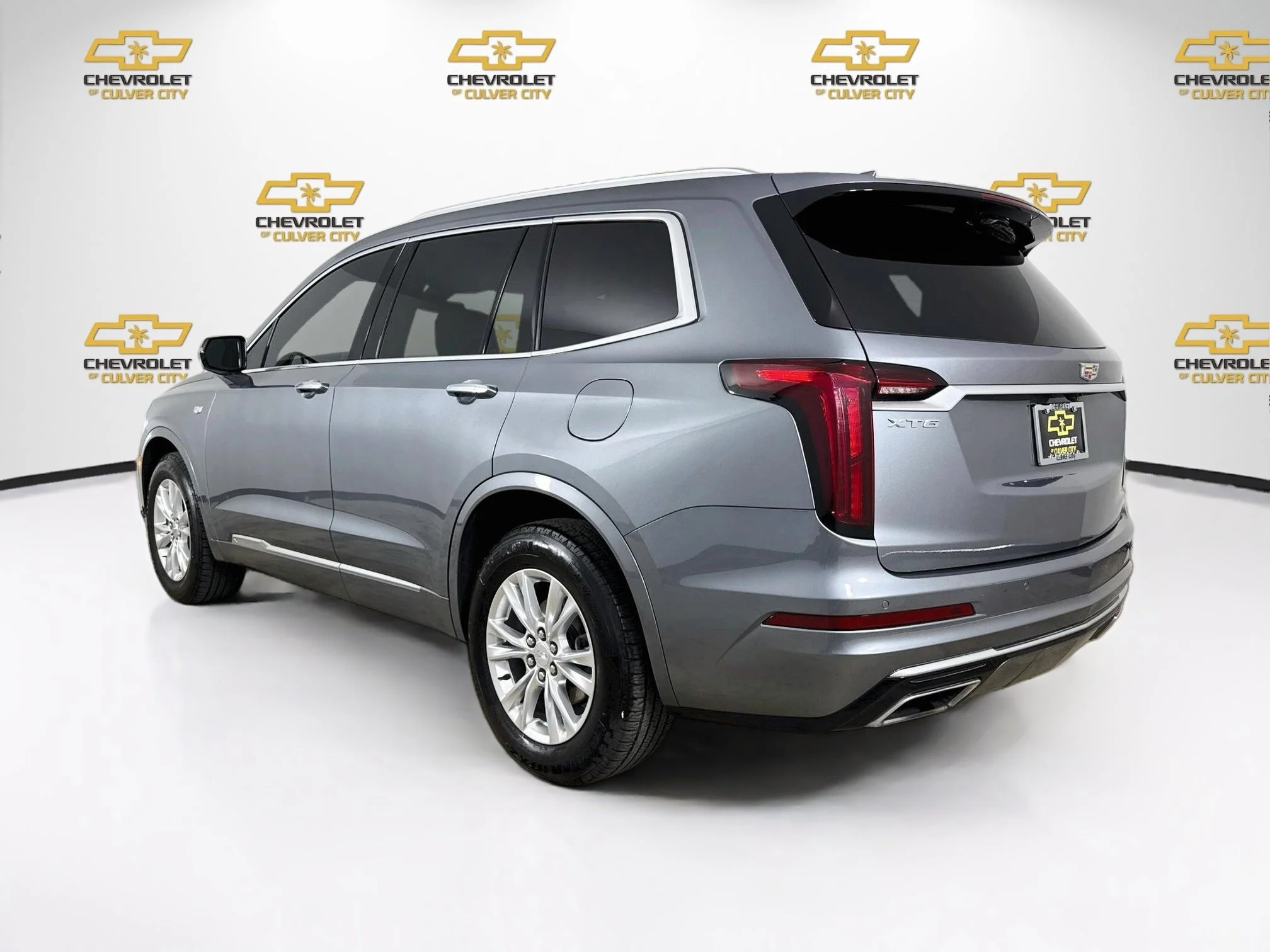 Used 2021 SATIN STEEL METALLIC Cadillac Luxury image 6
