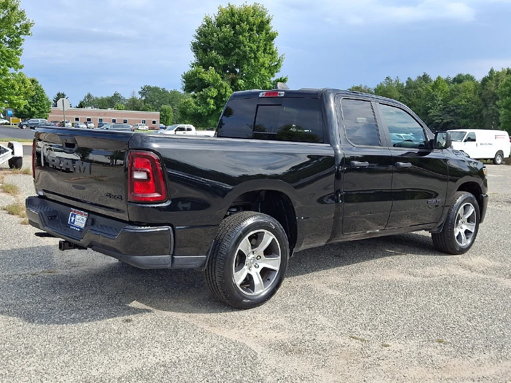 Used 2025 Diamond Black Crystal Pearlcoat Ram Tradesman image 12