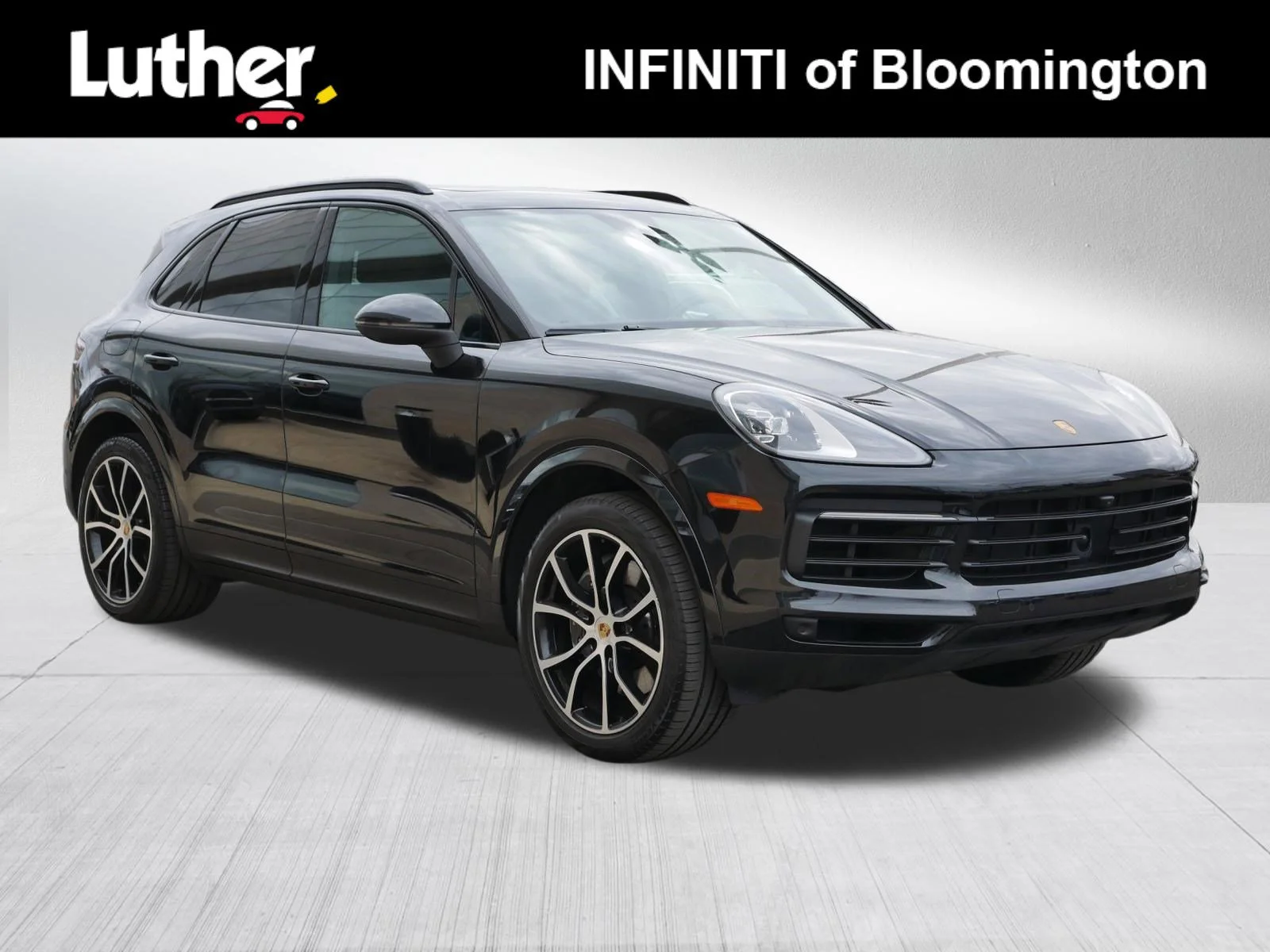 2023 Porsche Cayenne Platinum Edition's photo