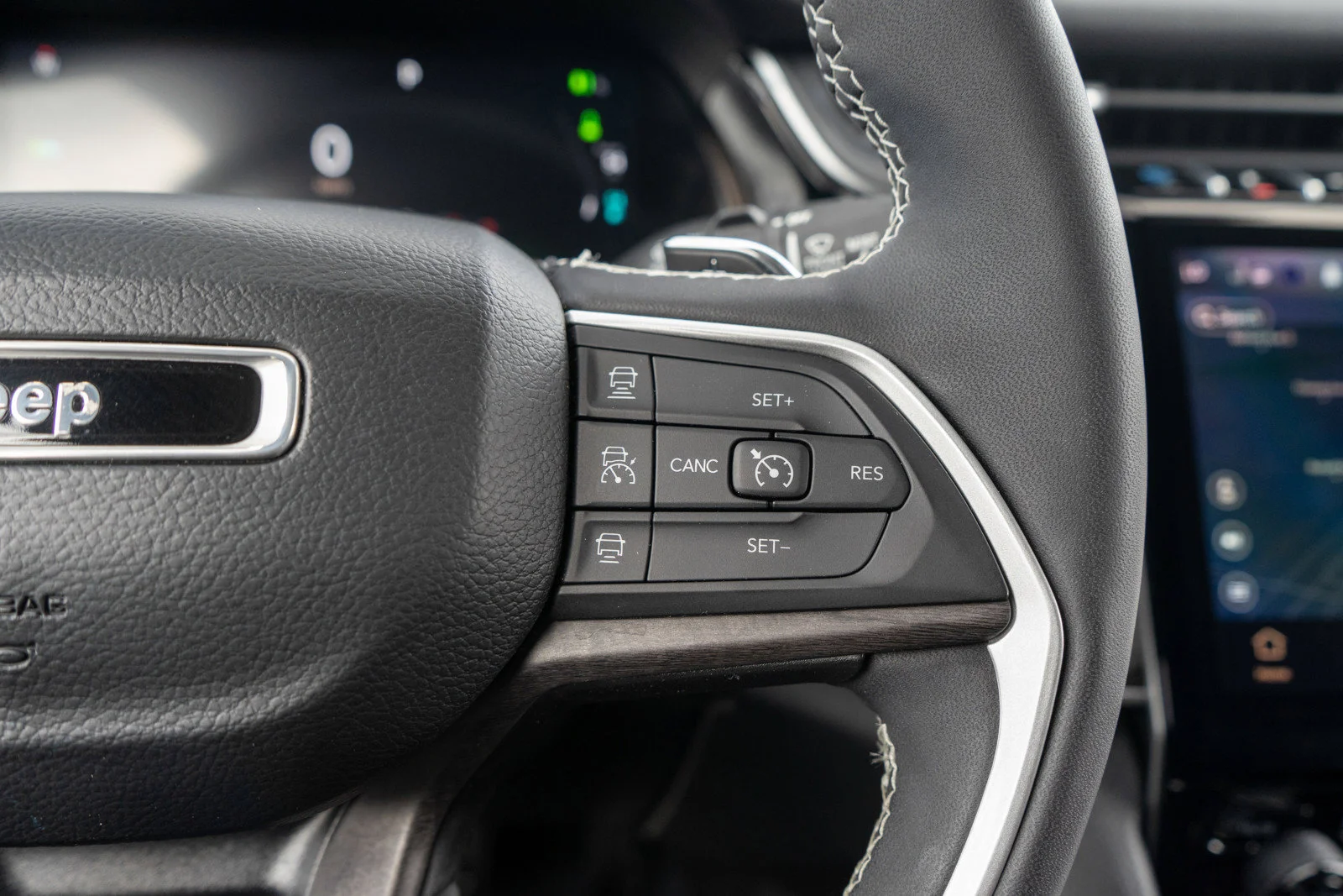 Used 2023 Diamond Black Crystal Pearlcoat Jeep 4xe image 29