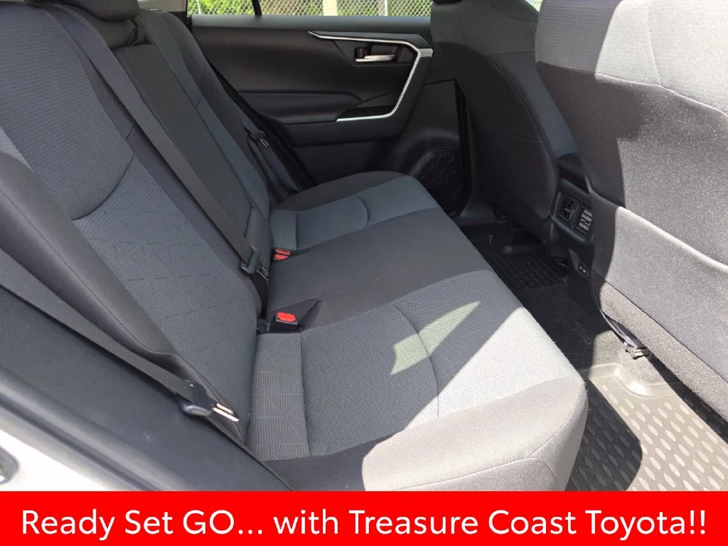 Used 2025 White Toyota XLE image 18