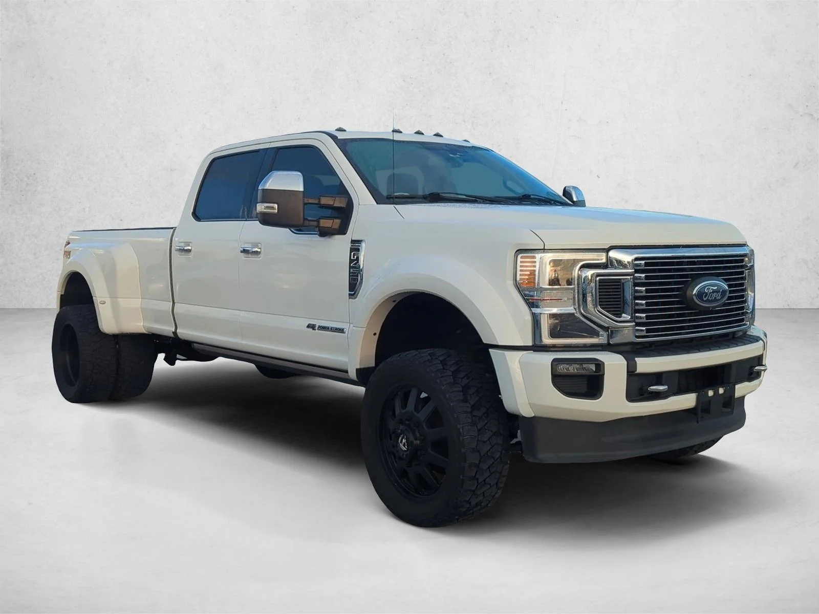 Used 2020 Star White Metallic Tri-Coat Ford Platinum image 4