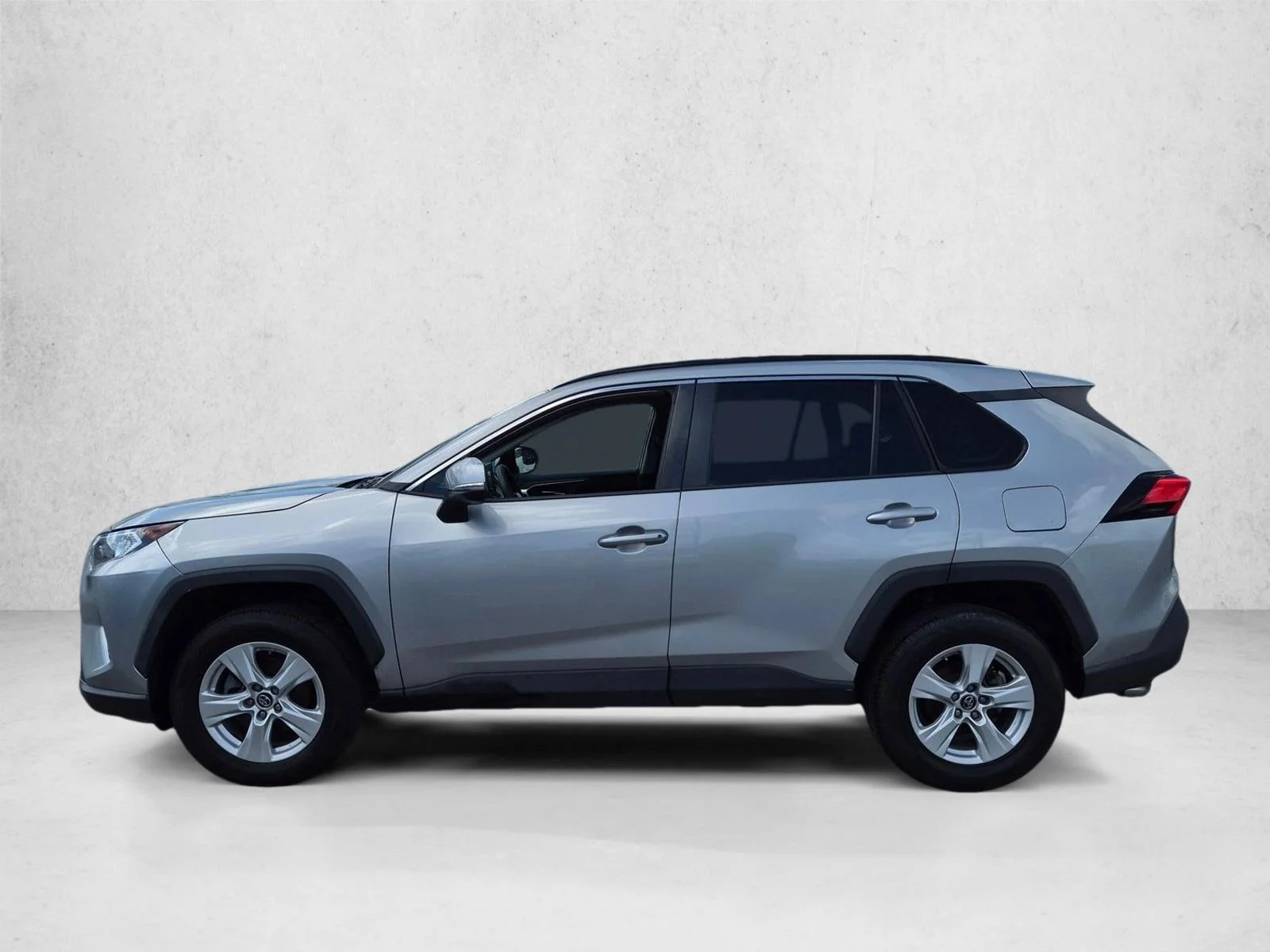 Used 2019 Silver Sky Metallic Toyota XLE image 8