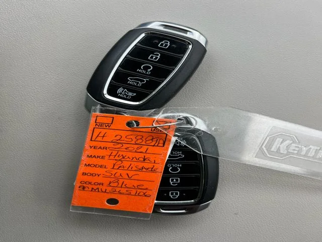 Used 2021 White Hyundai Calligraphy image 13