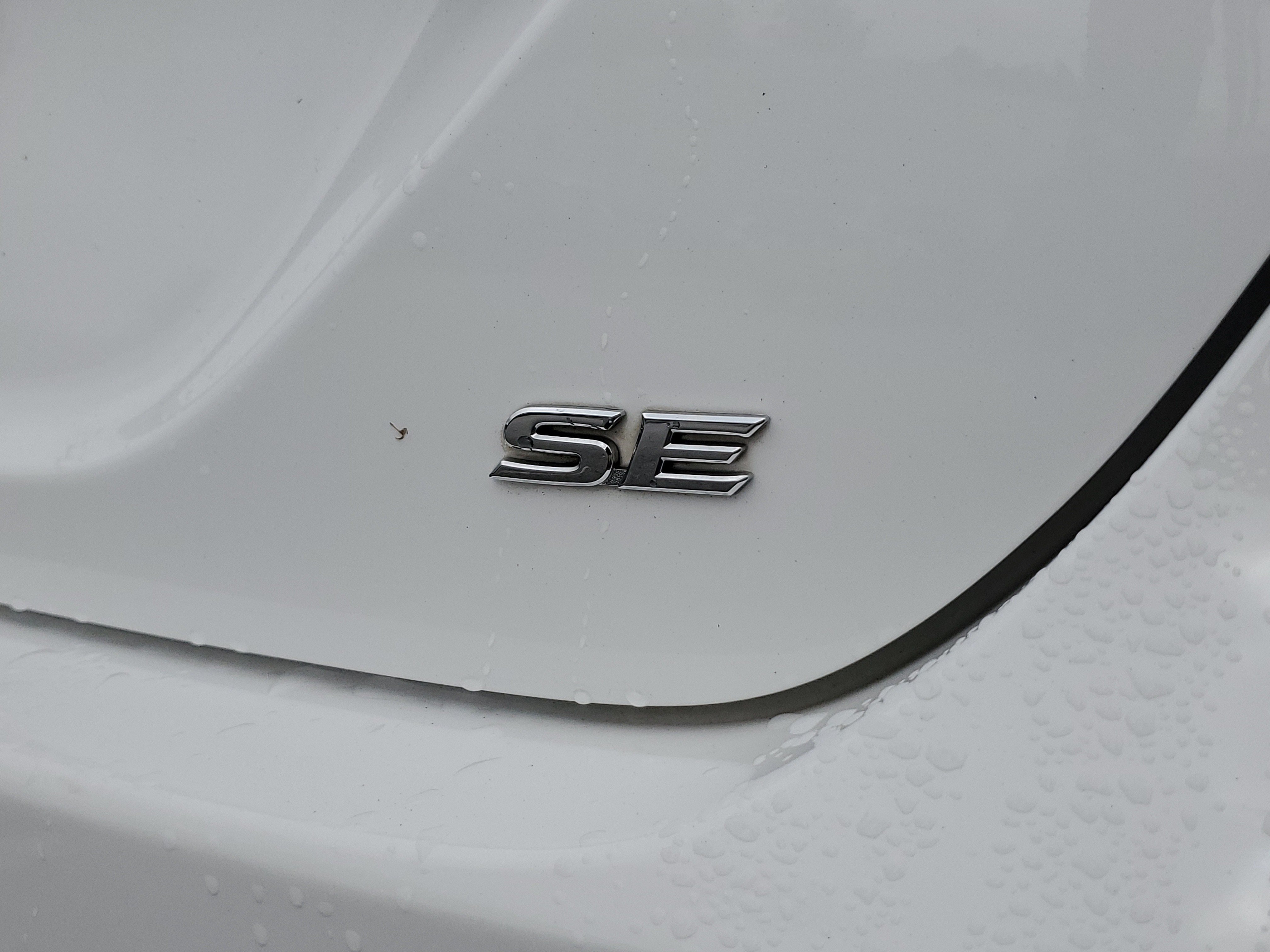 Used 2020 White Toyota SE image 6