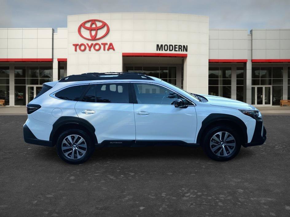 Used 2025 Crystal White Pearl Subaru Premium image 4