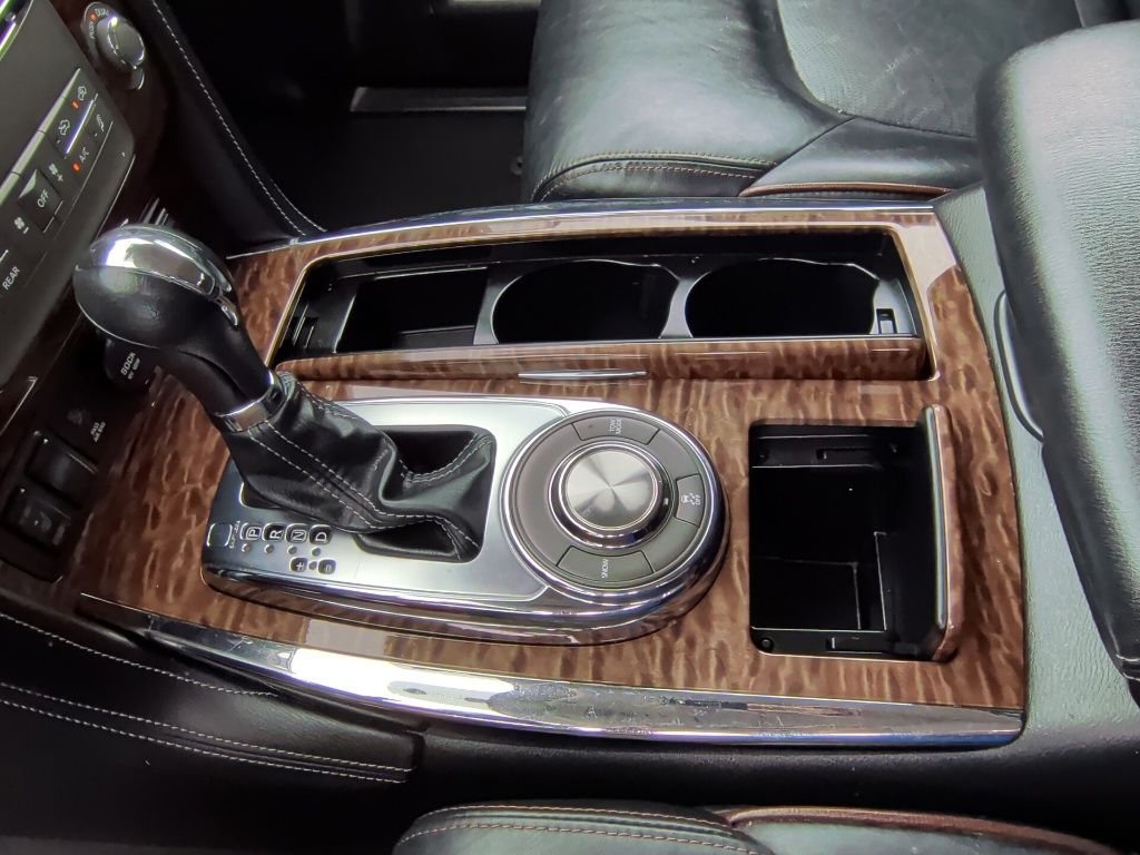 Used 2019 Super Black Nissan SL image 32