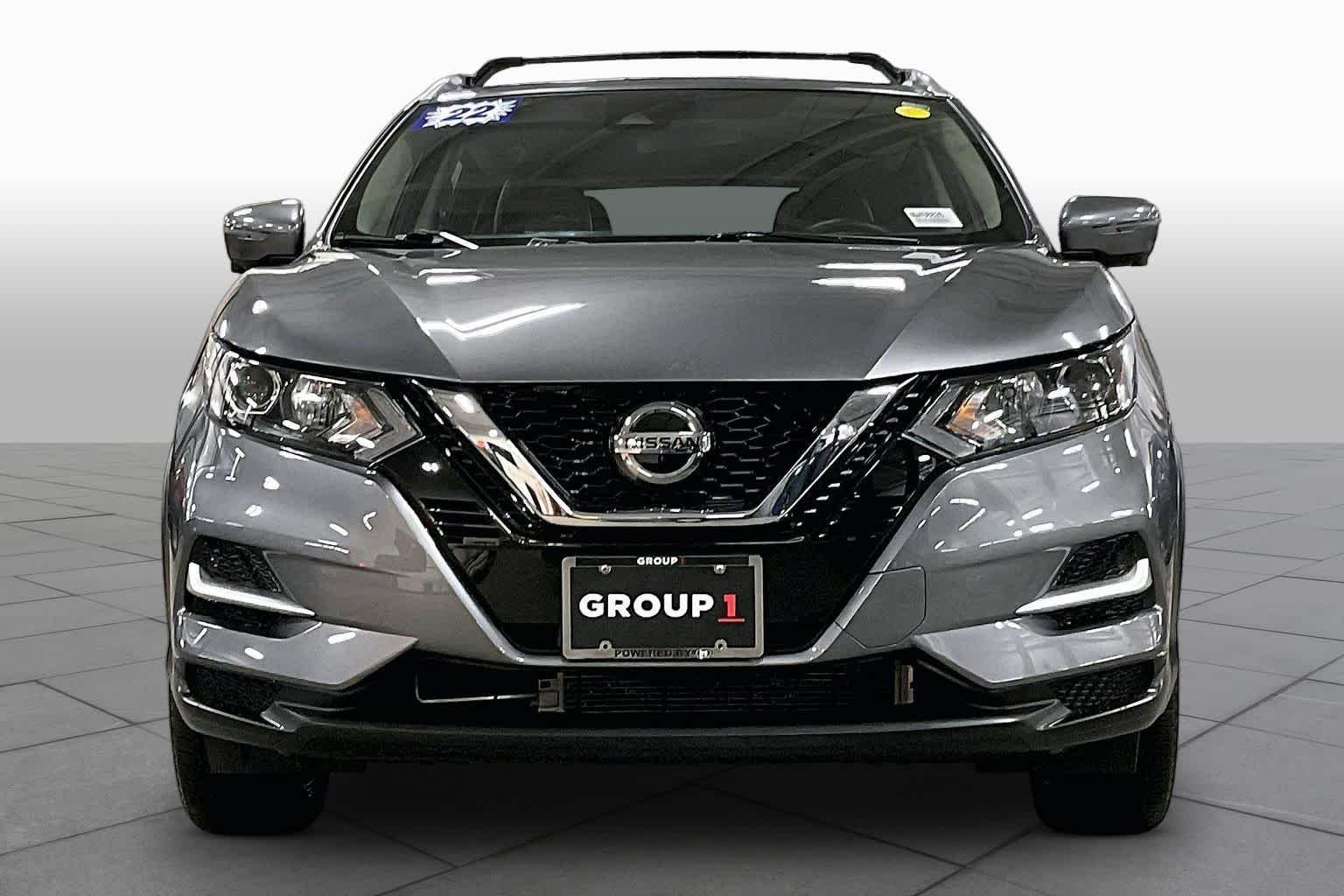 Used 2022 Gun Metallic Nissan SL image 4
