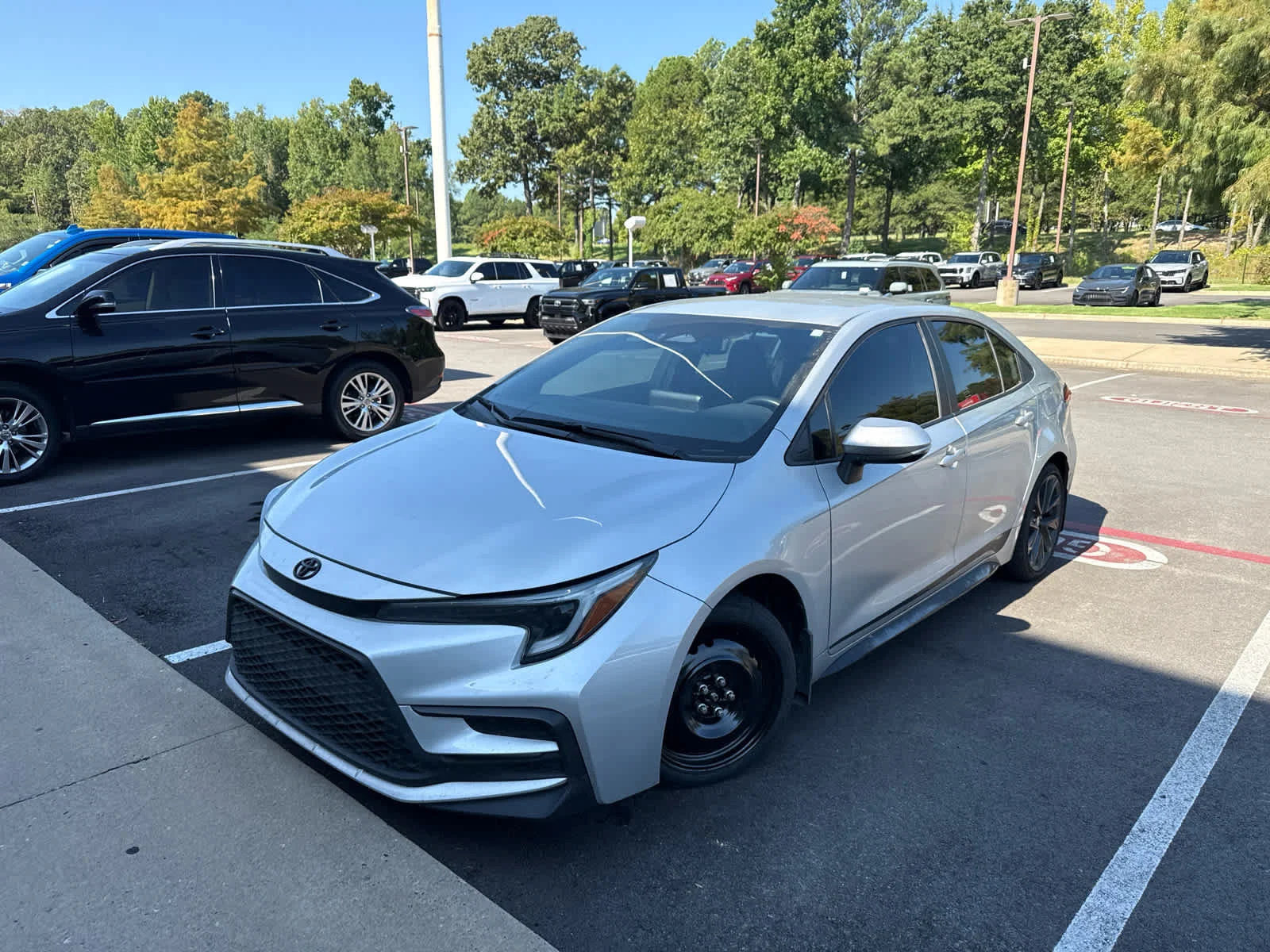 Certified Used 2025 Classic Silver Metallic Toyota SE image 6