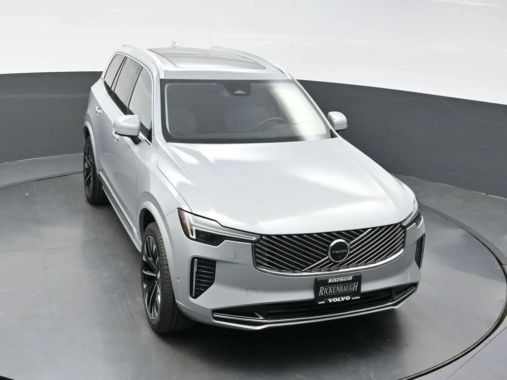New 2026 Vapour Grey Volvo Plus image 31