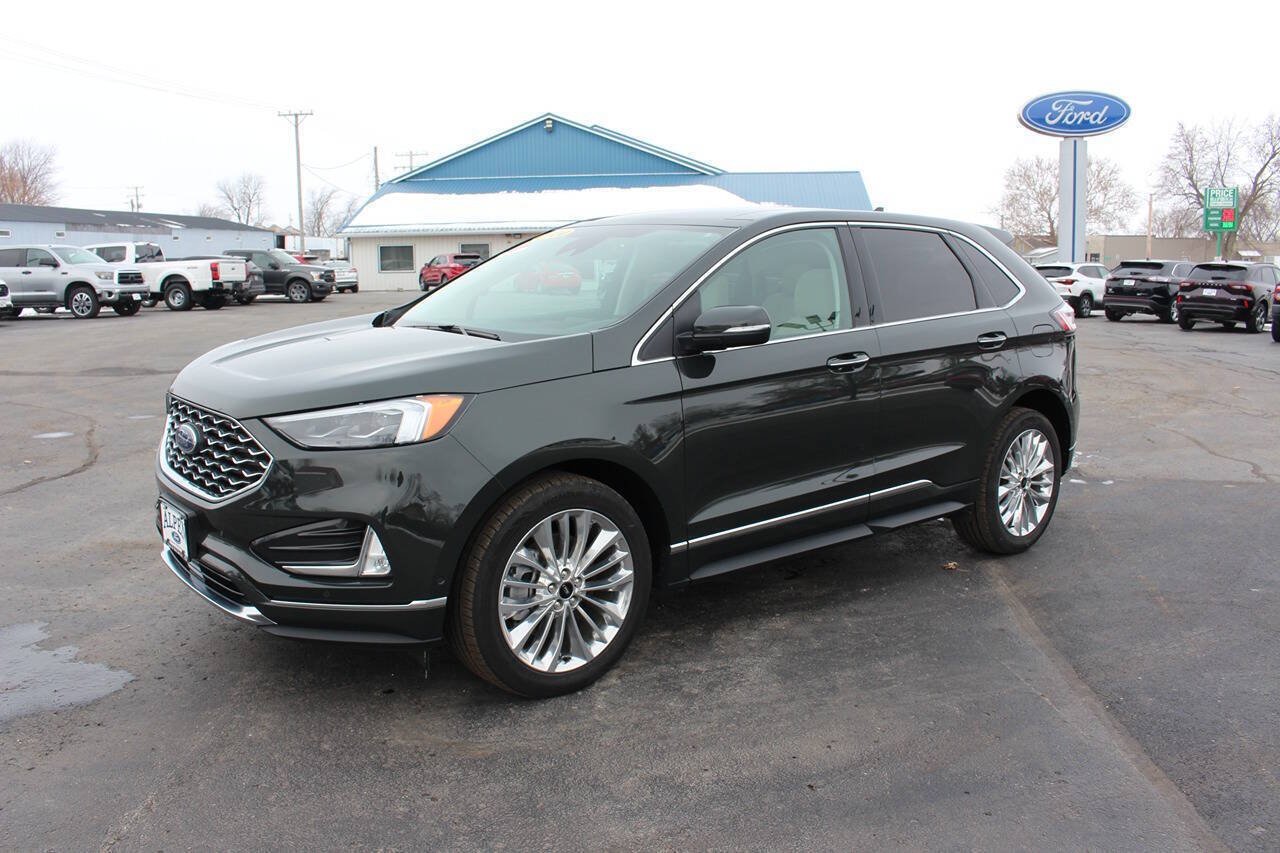2024 Ford Edge Titanium