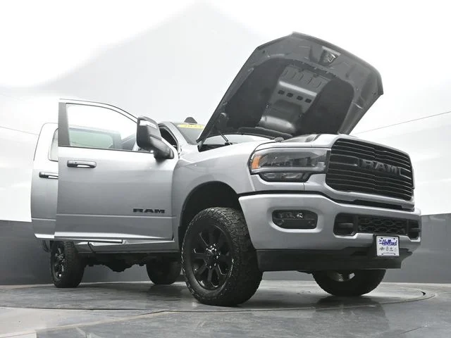 Used 2023 Silver Ram Laramie image 32