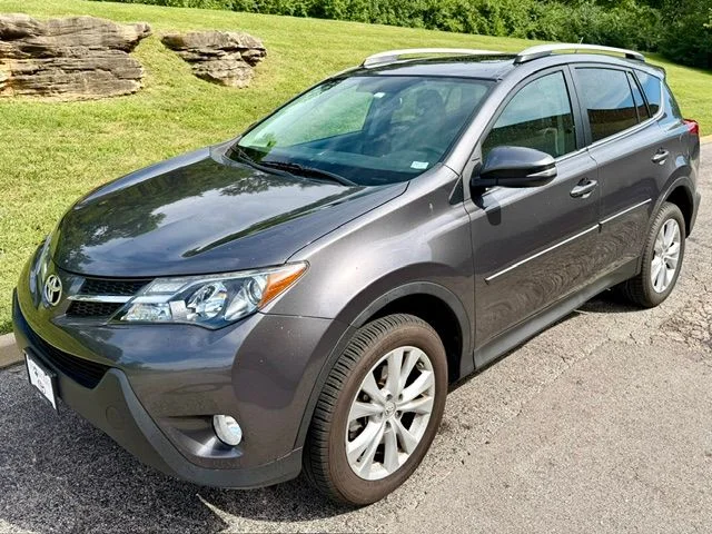Used 2014 Gray Toyota Limited image 3