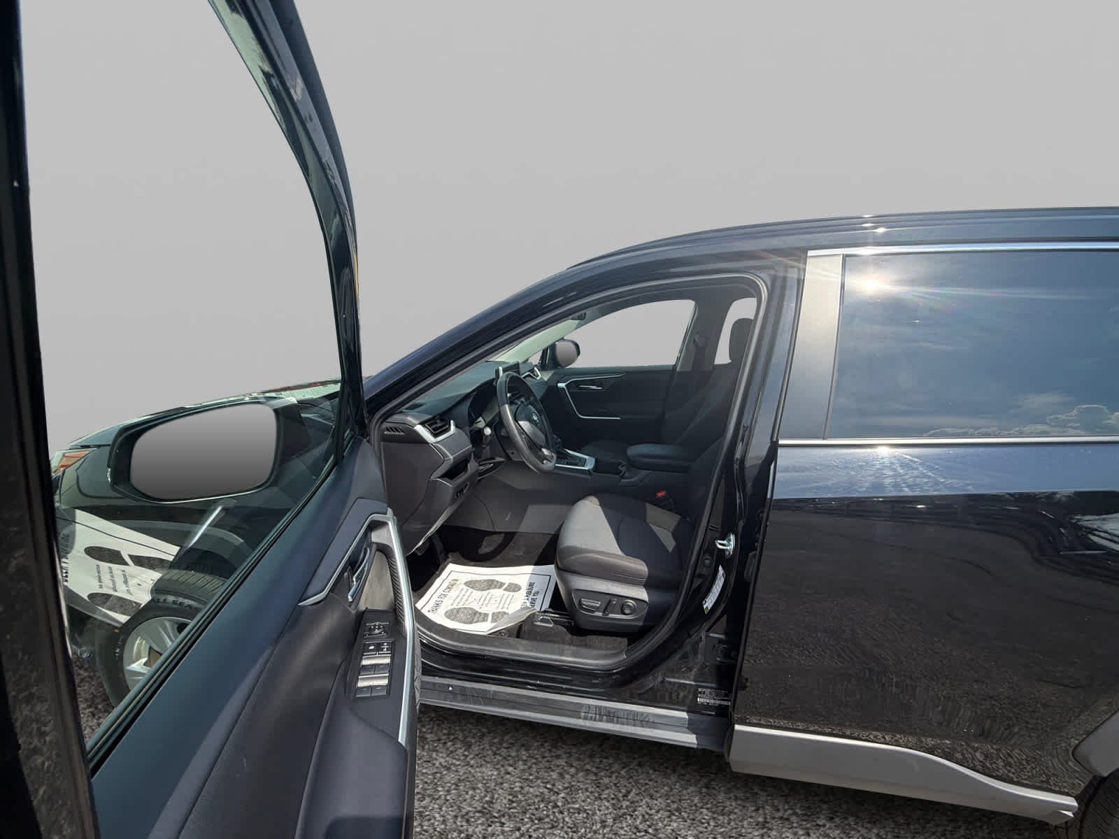 Used 2025 Midnight Black Metallic Toyota XLE image 11