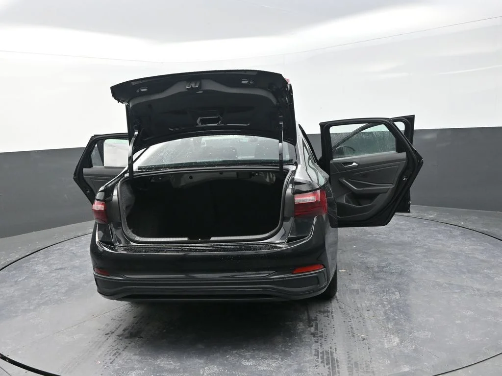 New 2026  Volkswagen 1.5T Sport image 35