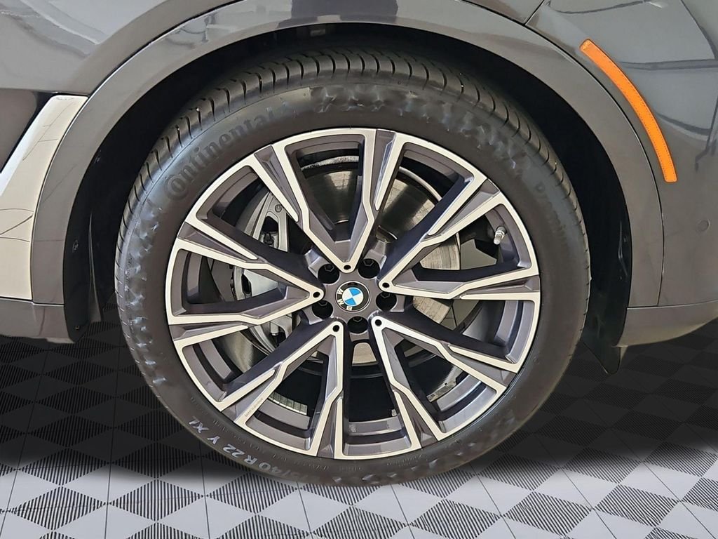 Used 2022 Dark Graphite Metallic BMW xDrive40i image 30