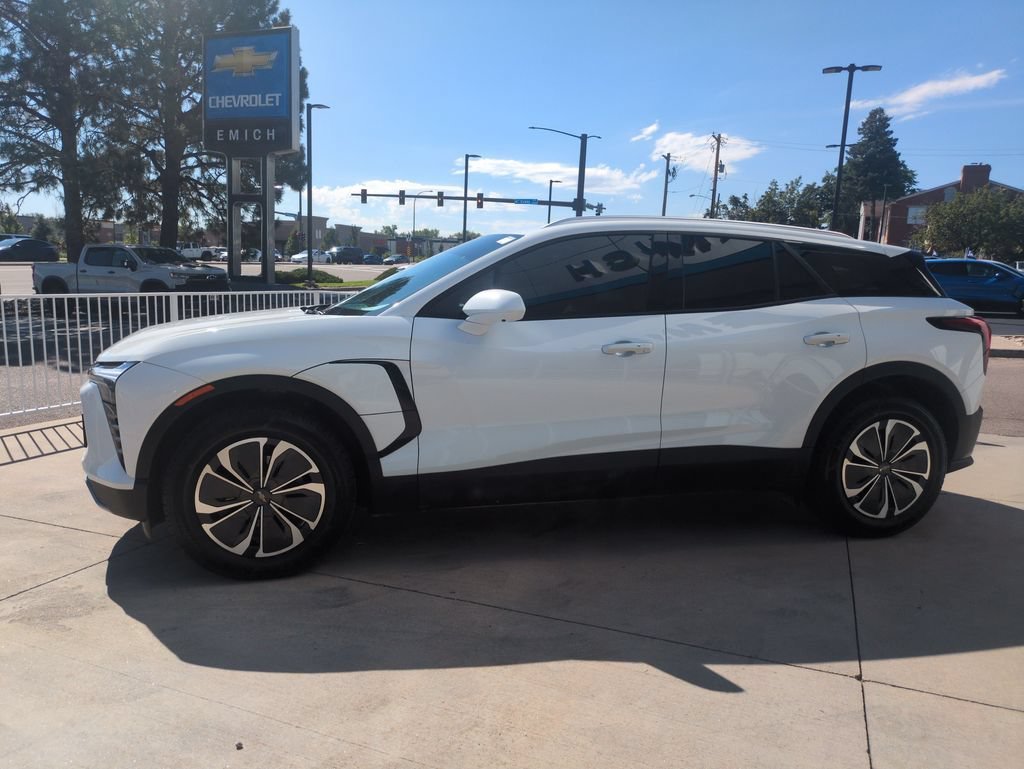 Used 2024 Summit White Chevrolet LT image 2